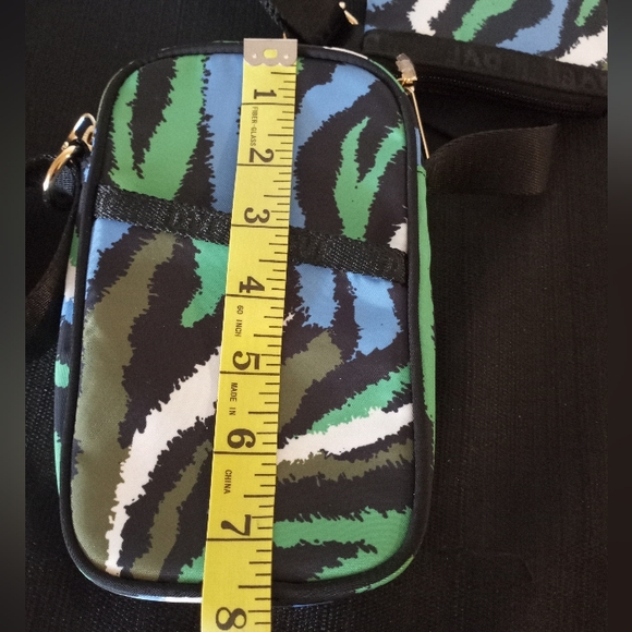 DVF Diane Von Furstenberg X Target Disco Zebra Green Cellphone Holder Purse - Picture 9 of 12